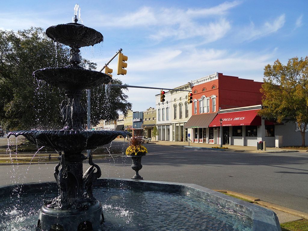 eufaula-alabama-affordable-small-sunny-town