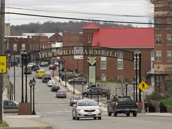 farmville-virginia-affordable-small-sunny-town