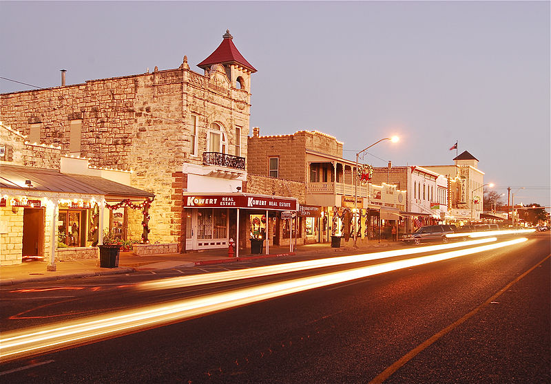 fredericksburg-texas-affordable-small-sunny-town